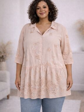 La Bellum Hillary Scott Blush Embroidered Peplum Tunic Blouse Plus Size 2X Roman